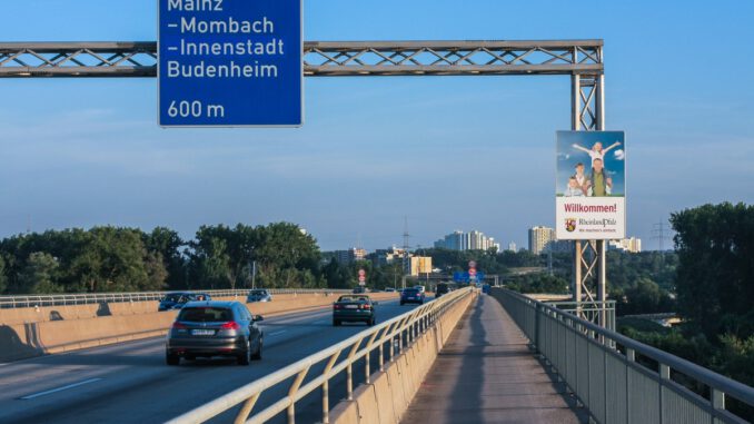 Kommunalpolitiker fordern schnelle Teilöffnung der A643 Abfahrt Mainz Mombach Kommunalpolitiker fordern schnelle Teilöffnung der A643 Abfahrt Mainz Mombach