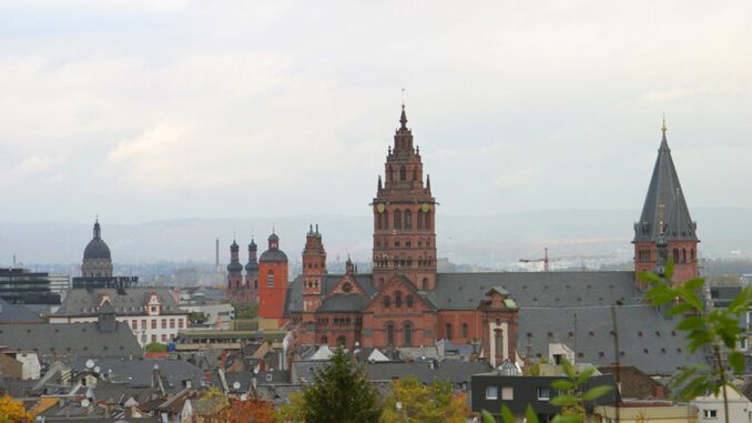 Mainz wirbt mit Porträts für Innenstadt und Einzelhandel