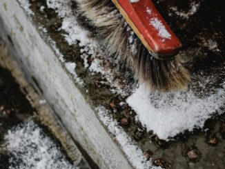 Walluf erinnert an Räum- und Streupflicht bei Schnee