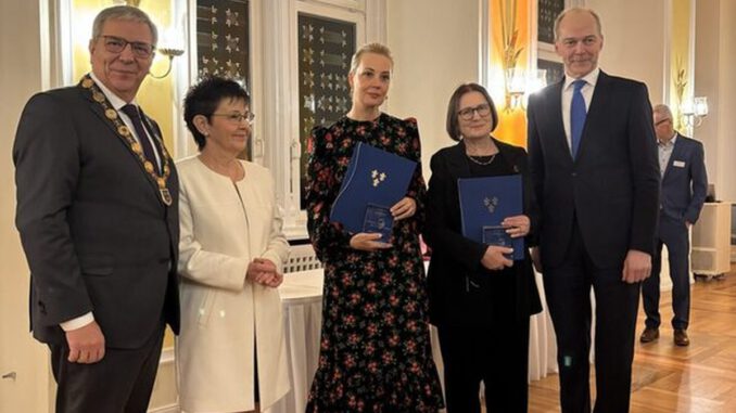 Wiesbaden zeichnet russische Menschenrechtsaktivistinnen und zwei Lebensretter aus